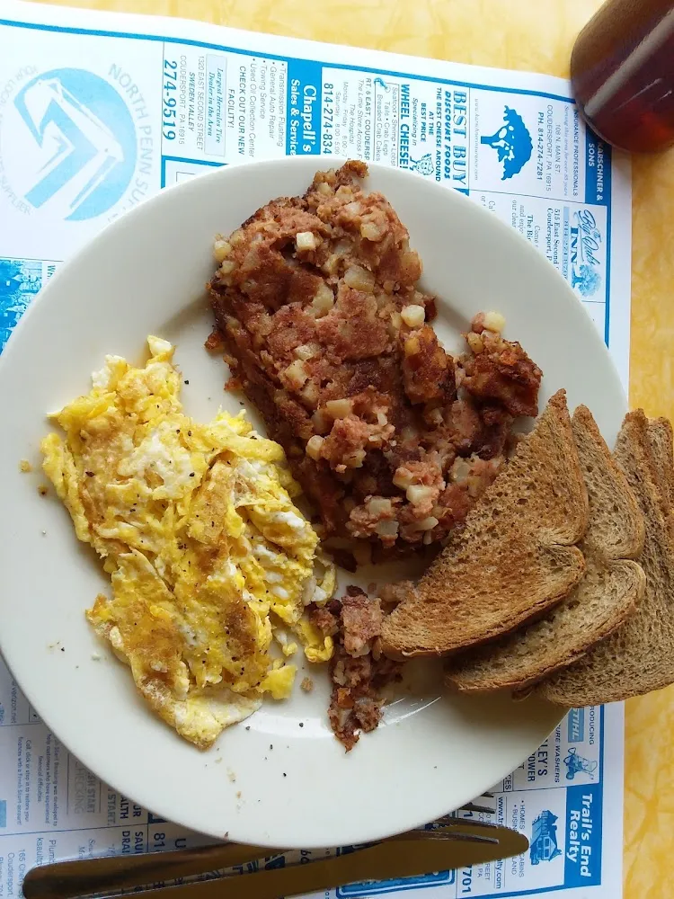 Scrambled Eggs and Corned Beef Hash
